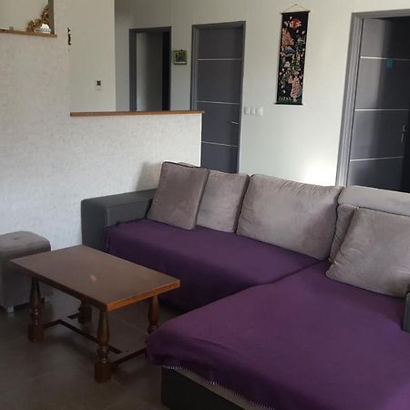 1 Chambre Privative Avec Bureau Et Cuisine Dans Maison 105 M2 Montfaucon Montfaucon  Exterior photo